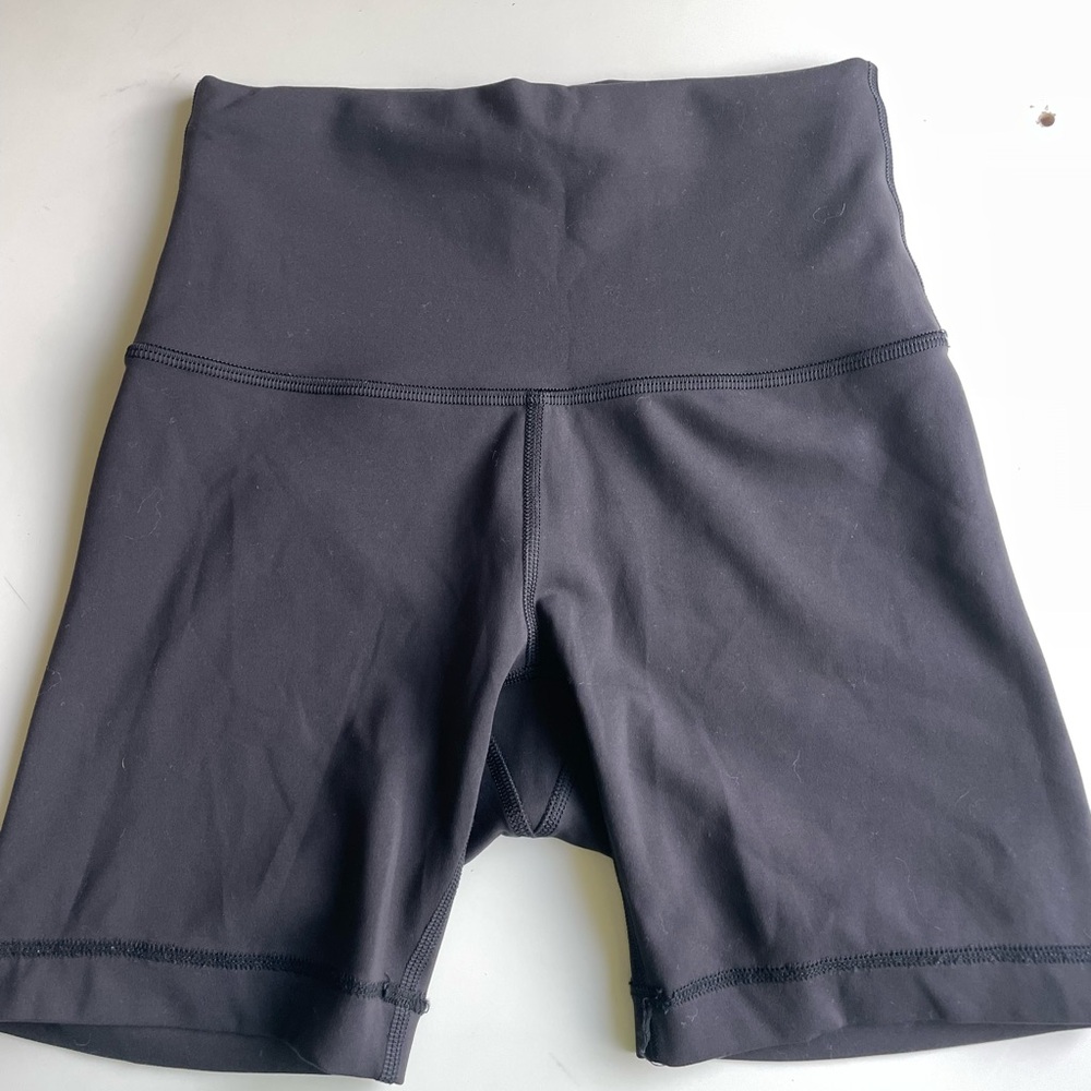 Lululemon wunder train high-rise biker shorts 4” size 2
